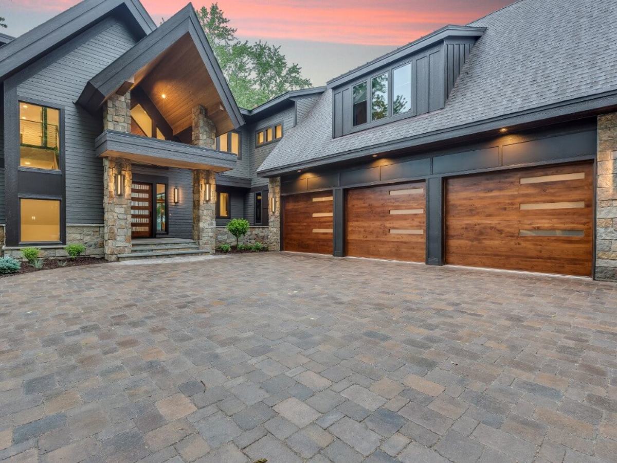 Custom home built by Mighton Construction in South Georgian Bay