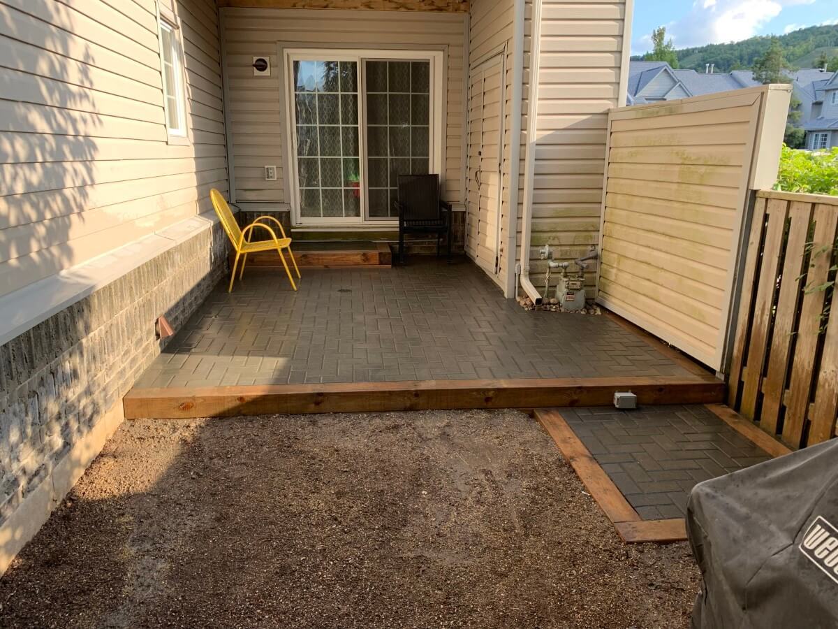 Composite & PVC Decks project photo 4 by Mighton Construction